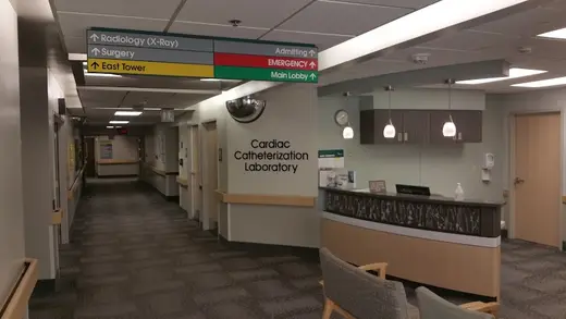 Welcoming reception area at MercyOne Des Moines Behavioral Health Care, a detox center in Iowa.