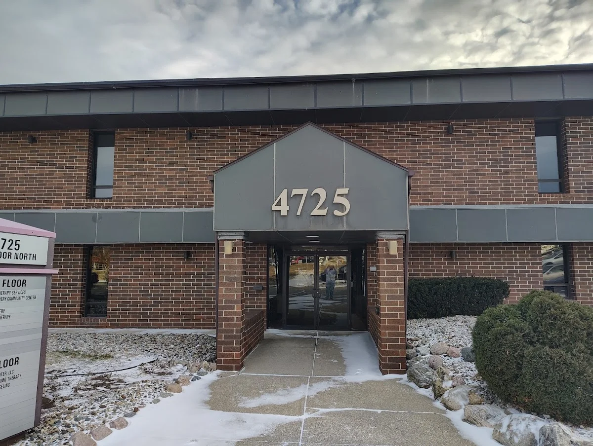 Full Circle Recovery Community Center (Des Moines) - Photo 3