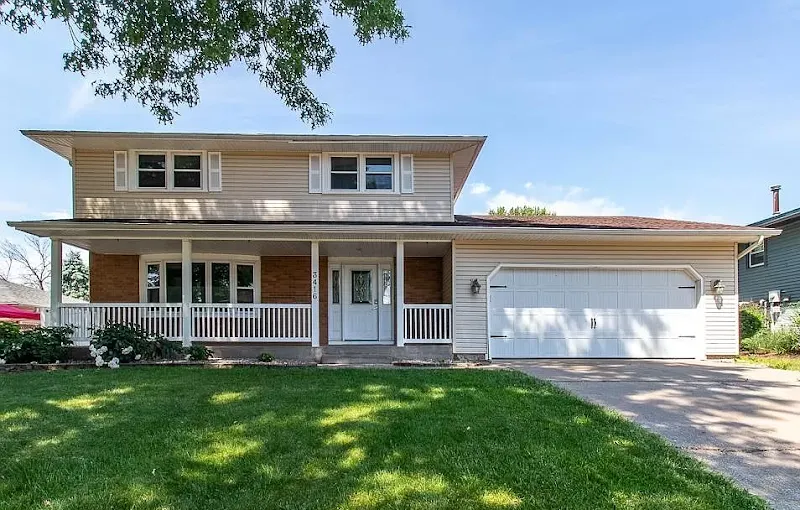 Transformative Lives - Quad-Cities Premium Recovery Homes - Photo 3