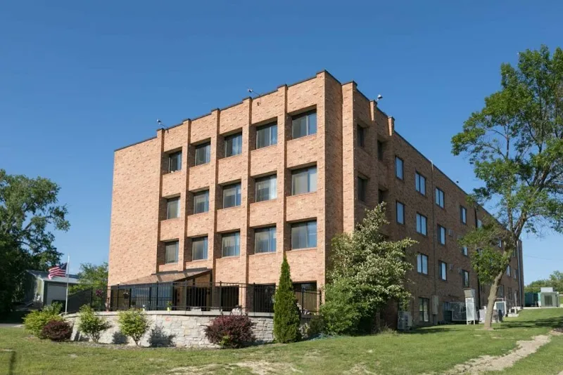 Rehabilitation Center of Des Moines - Photo 3